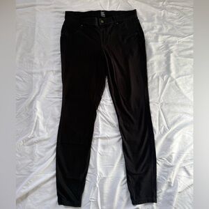 HUE Women's Classic Black Jeggings